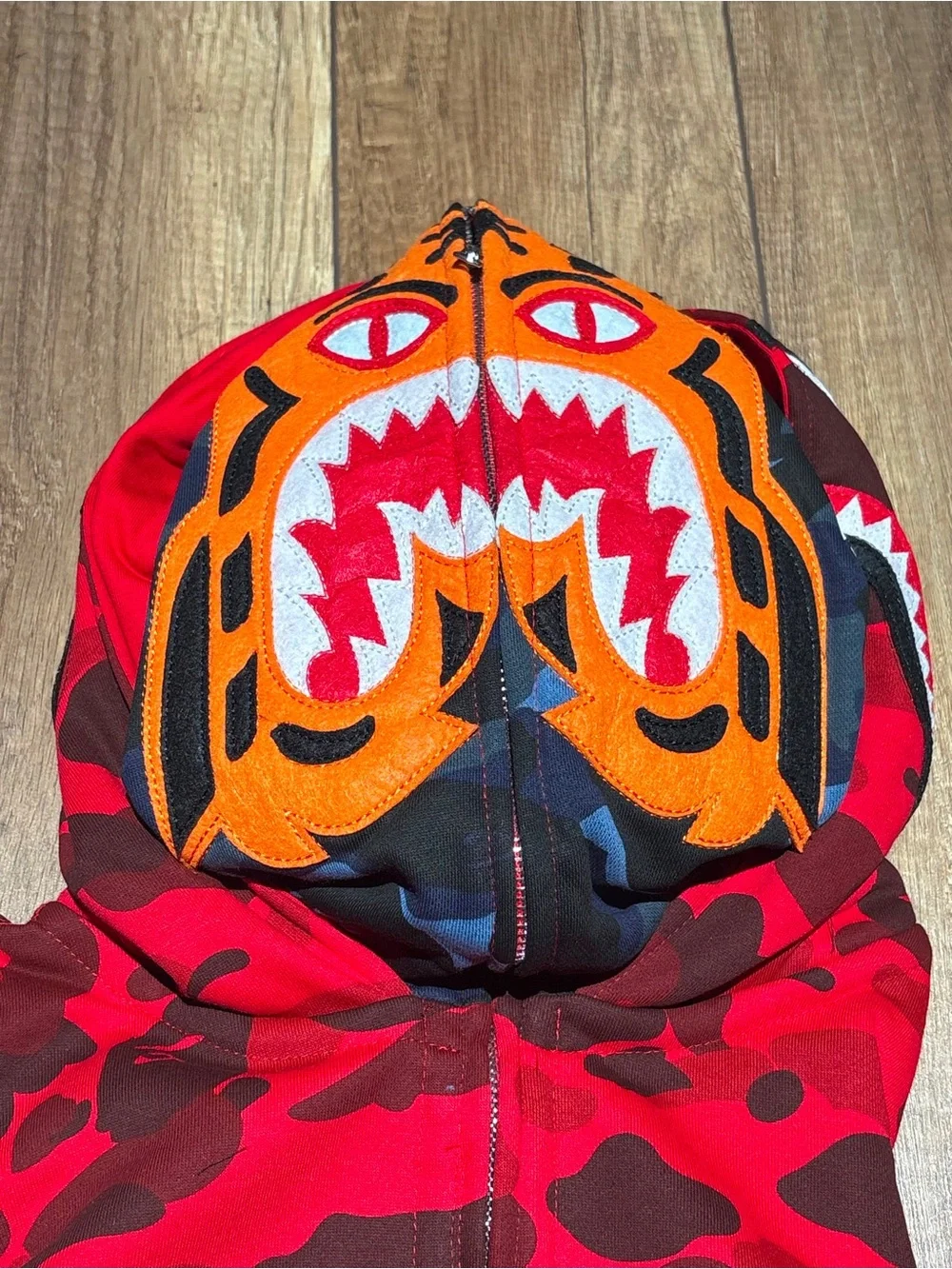 A Bathing Ape BAPE Shark Camo Red Zipper Hoodie Mens Size Large Brand New